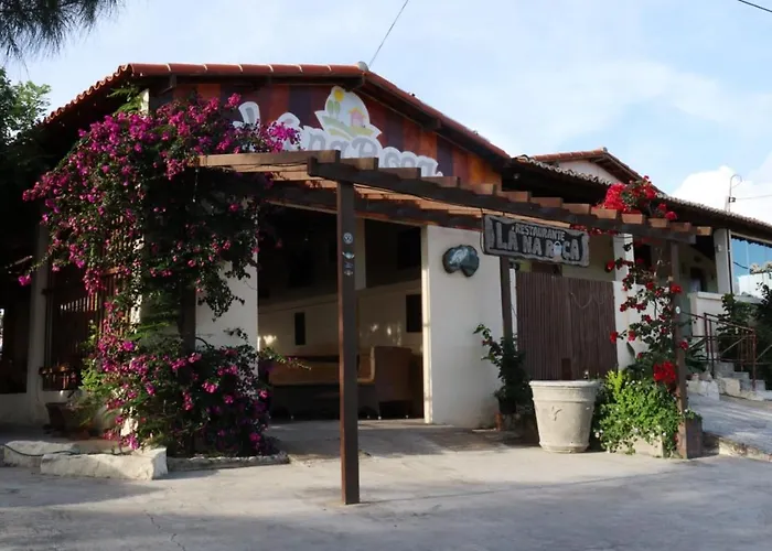 Pousada E Restaurante La Na Roca - Belezas Do Monte Chale E Suite